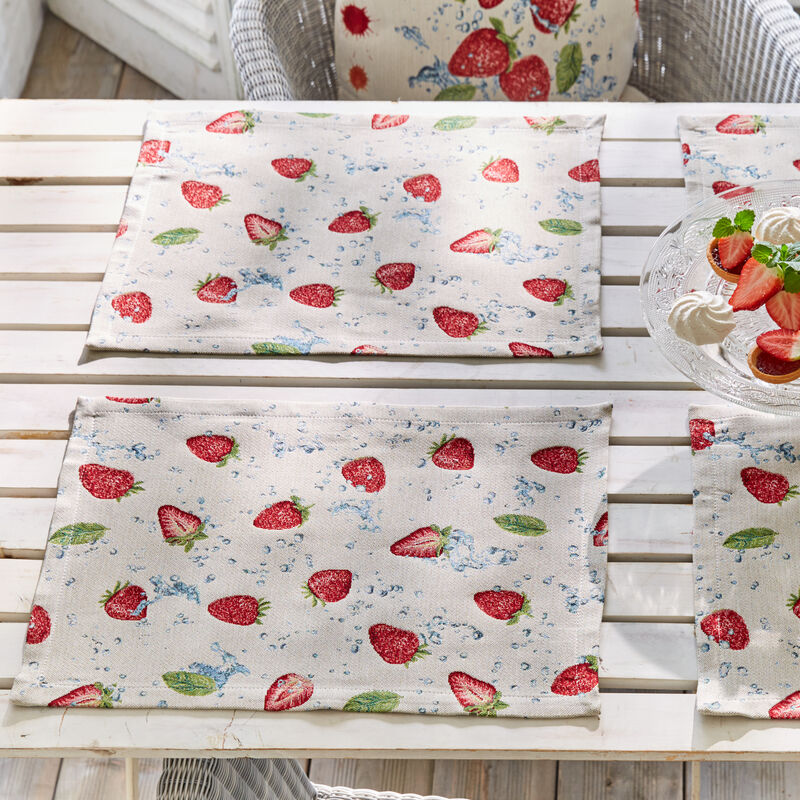 Edle Gobelin-Tischsets im sommerlichen Erdbeer-Dessin