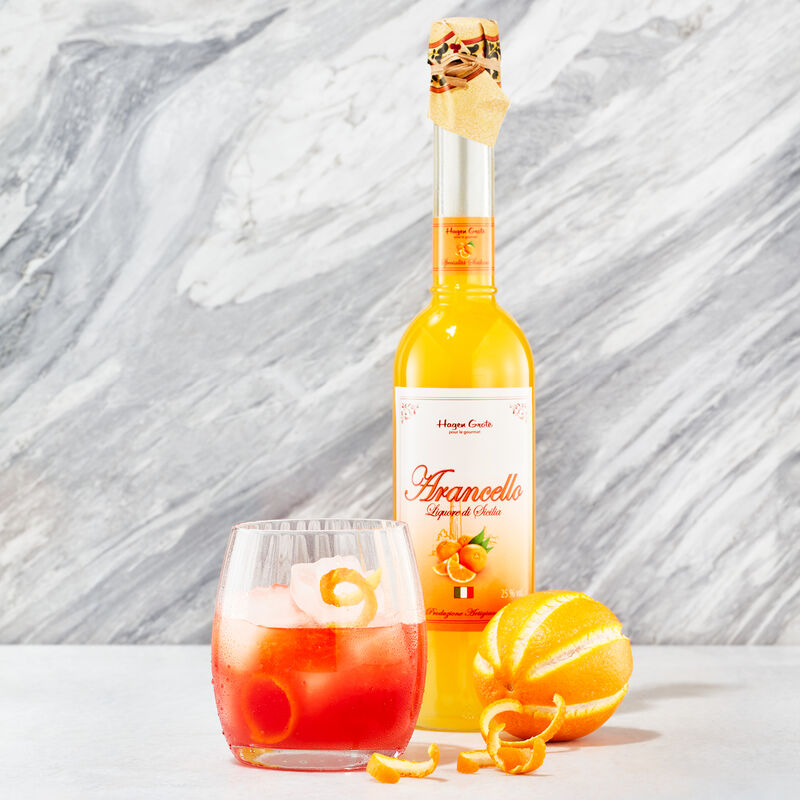 Orangenlikör-Campari-Cocktail
