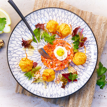 Produktbild fr '  Kartoffelspaghetti-Kugeln mit Rucherlachs-Tartar und Wachtelei'