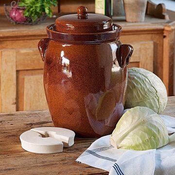 Produktbild fr 'Eine deutsche Delikatesse: Im Steinzeug-Grtopf selbst gemachtes Sauerkraut'