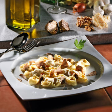 Produktbild fr 'Geflgel-Tortellini mit Trffelsauce, Salsa di Noci und weissen Trffeln'