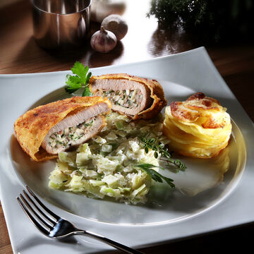 Produktbild fr 'Gefllte Kalbsschnitzel, Anna-Kartoffel-Trtchen und Spitzkohlgemse'