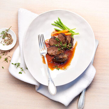 Produktbild fr 'Iberico Schweinebckchen in Rioja mit jungem Gemse'