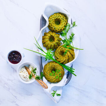 Produktbild fr 'Kruterkchlein mit Ziegenfrischksecreme und Cassis-Kompott'