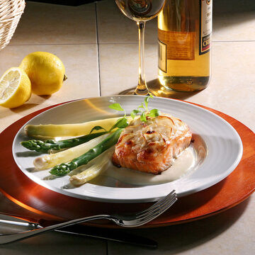 Produktbild fr 'Lachs unter Kartoffelkruste mit Spargel und Noilly-Prat-Sauce'