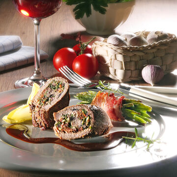 Produktbild fr 'Lammrcken-Roulade mit grnen Bohnen in Bacon auf Marchand-de-Vin-Sauce'