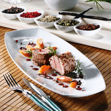 Produktbild fr 'Pochiertes Kalbsfilet mit Vanille-Mhren-Gemse und Rotwein-Pfeffersauce'