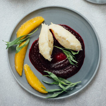 Produktbild fr 'Skrei-Nocken auf Rote-Bete-Orangenpree'