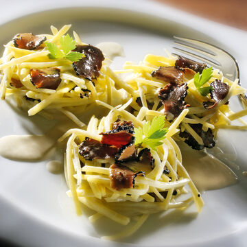Produktbild fr 'Trffel-Carpaccio mit Kartoffelstreifen auf Trffel-Emulsion'