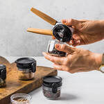 Produktbild fr 'Gewrzmhle mit Keramikmahlwerk - ein- und zweihndig verwendbar'