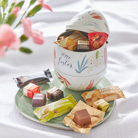 Produktbild fr 'Exquisite Pralinen und Waffelkeks-Mischung in dekorativem Osterei'